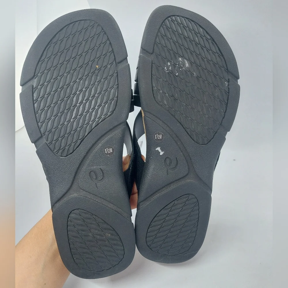 Easy Spirit Semeadow Slip On Sandals Size 8.5M Black Leather Open Toe Shoe